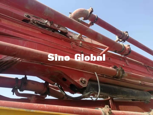 Camion utilizzato rosso della pompa per calcestruzzo con la sezione 56m/6 del telaio di Volve